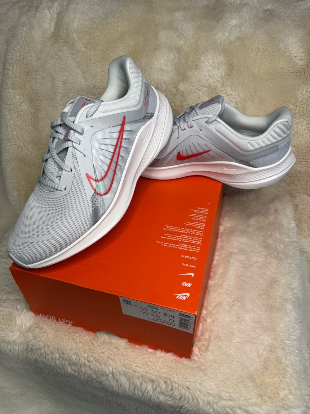 New Nike Quest 5 -size 12 women/10.5 men